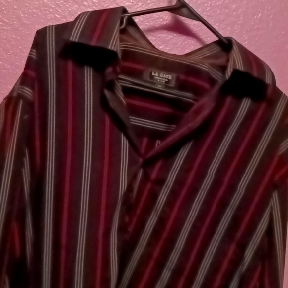 Button up - Picture 1 of 1